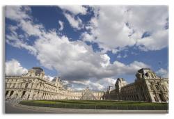 Louvre Scene